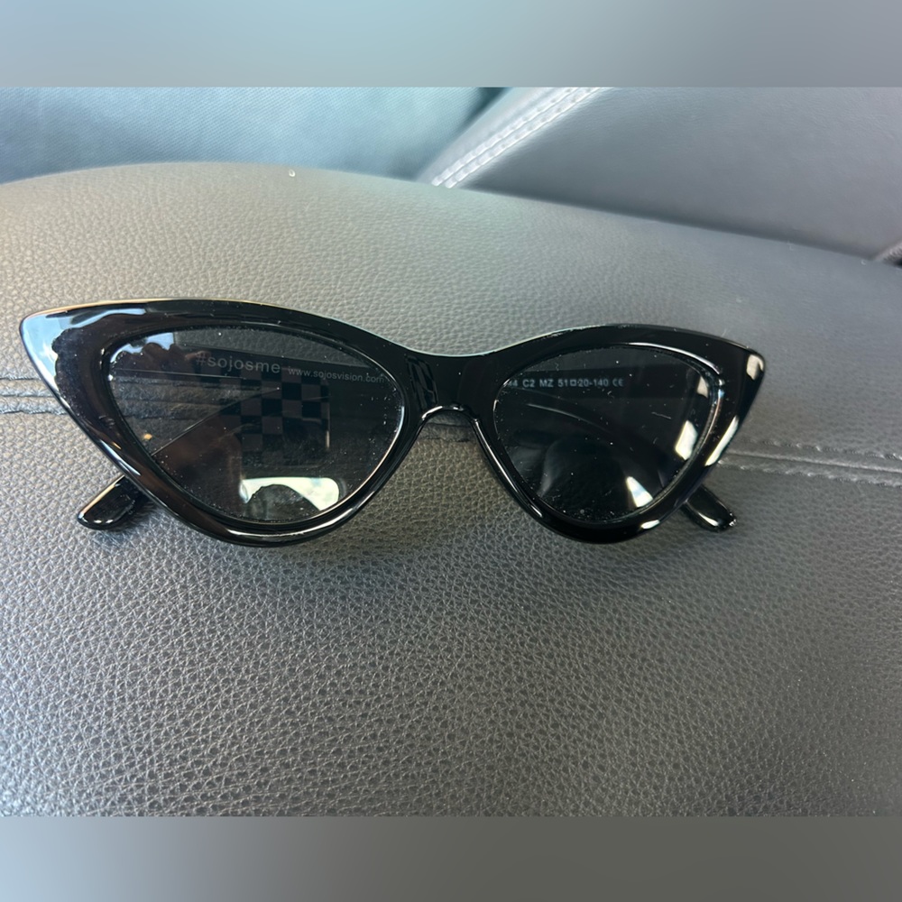 Retro Cat Eye Sunglasses